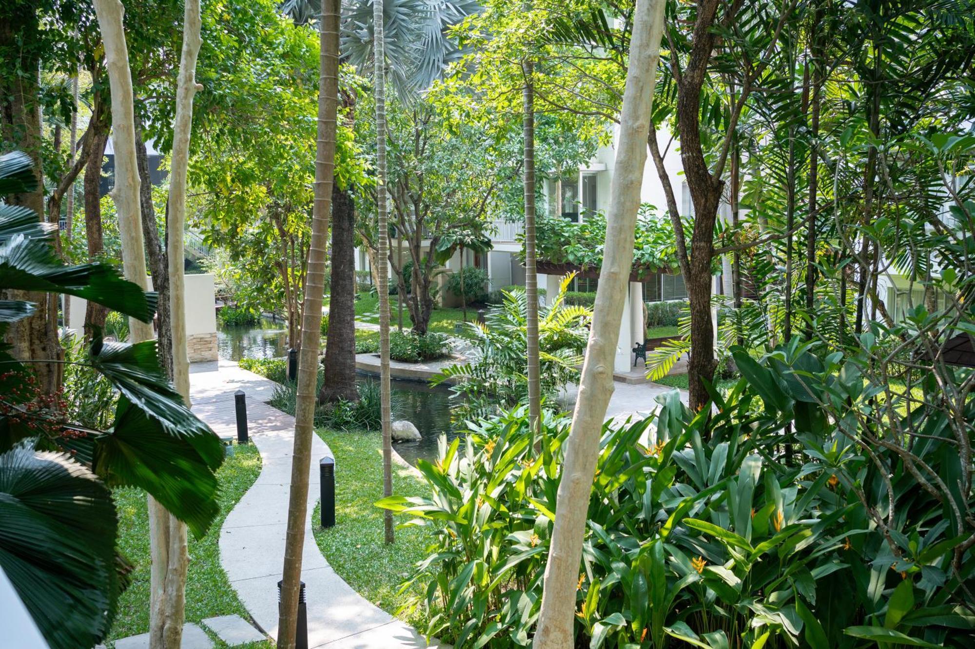 The Park Nine Hotel Srinakarin Банкок Стая снимка