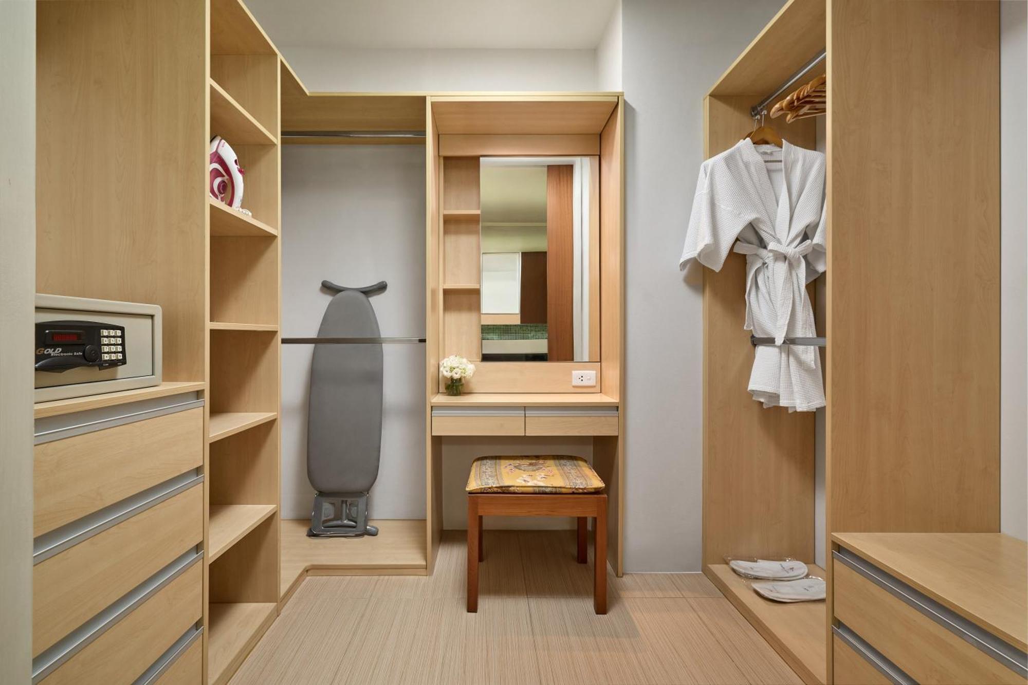 The Park Nine Hotel Srinakarin Банкок Стая снимка