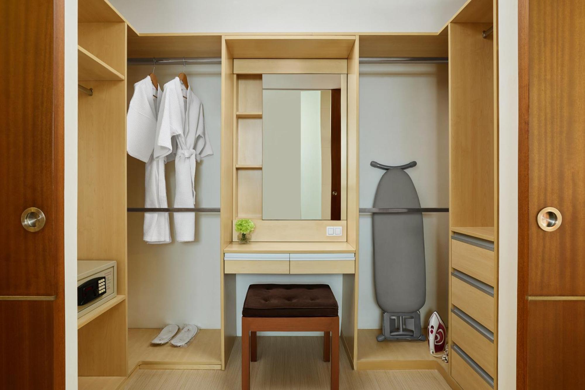 The Park Nine Hotel Srinakarin Банкок Стая снимка