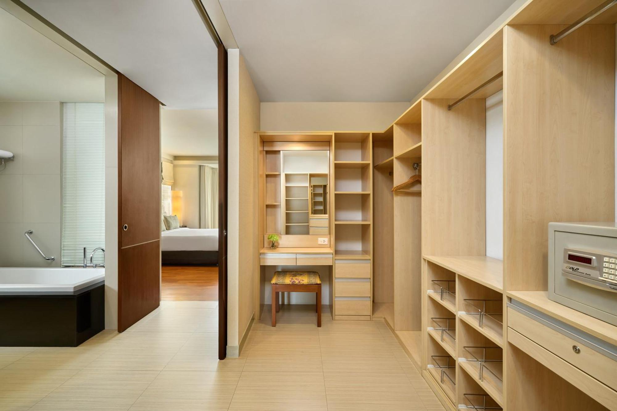 The Park Nine Hotel Srinakarin Банкок Стая снимка